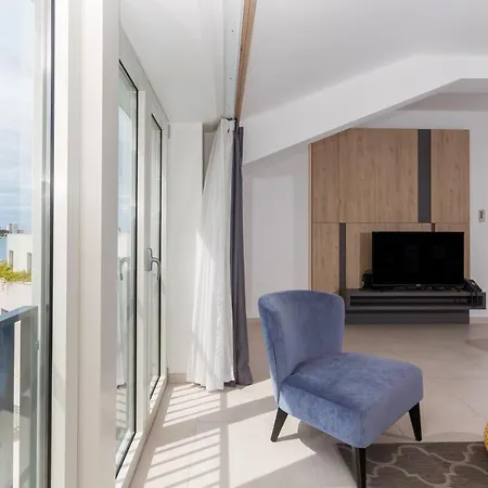 Apartment Supreme Miramare *